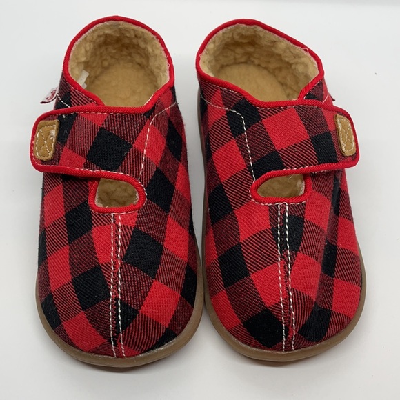 🚩SOLD🚩See Kai Run Cruz plaid slipper (9) - Picture 2 of 8